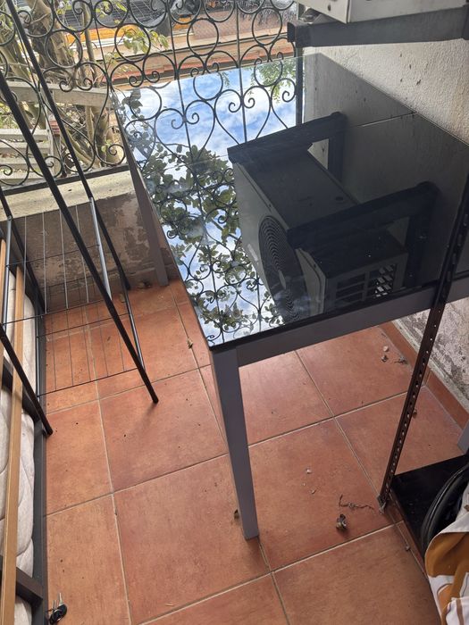 Mesa de cozinha impecavel bom preco