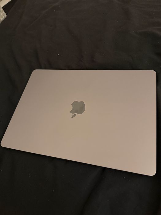 MacBook Air M3 15 8/256
