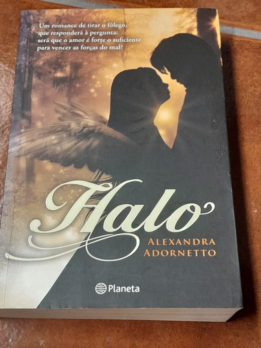 Halo de Alexandra adornetto