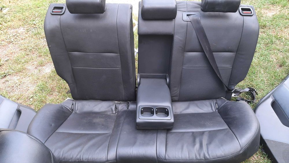 komplet foteli fotele Nissan Primera P12 hb skóra grzane elektryczne