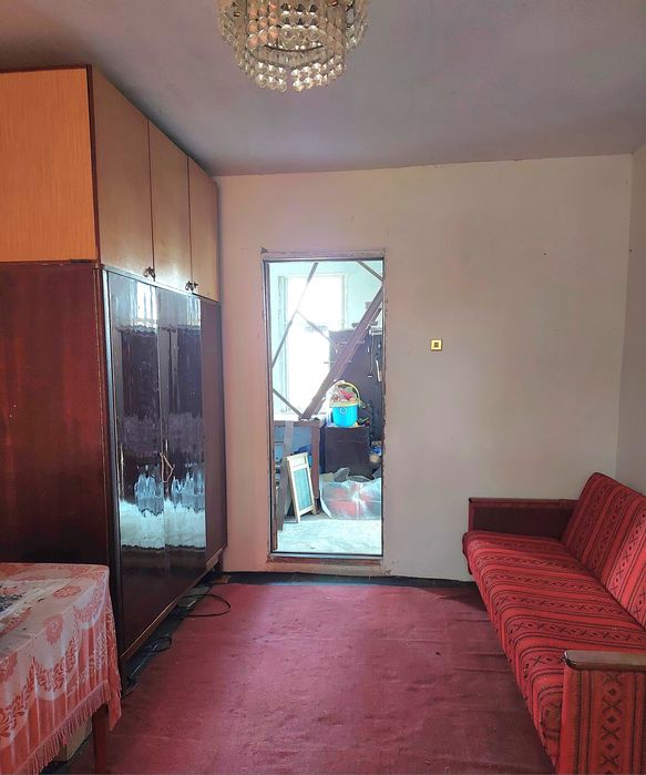 Продам  крепкий дом в пригороде Черноморска