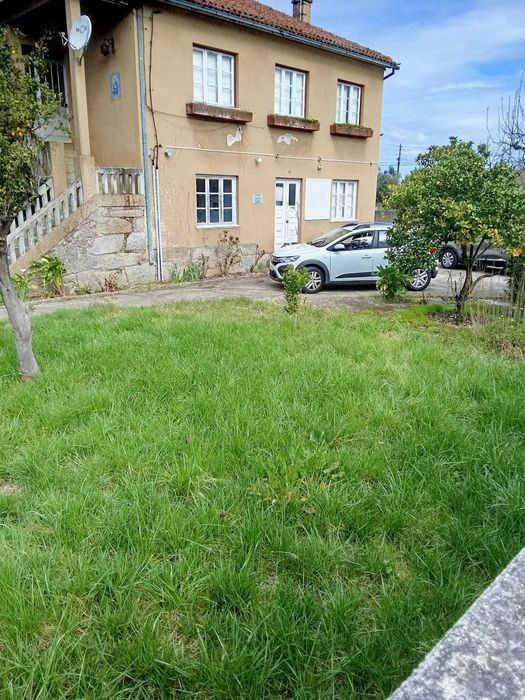 Vendo moradia isolada