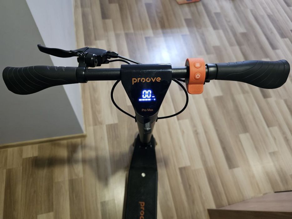 Електросамокат Proove Pro Max | 25 000 грн

Продаю елект