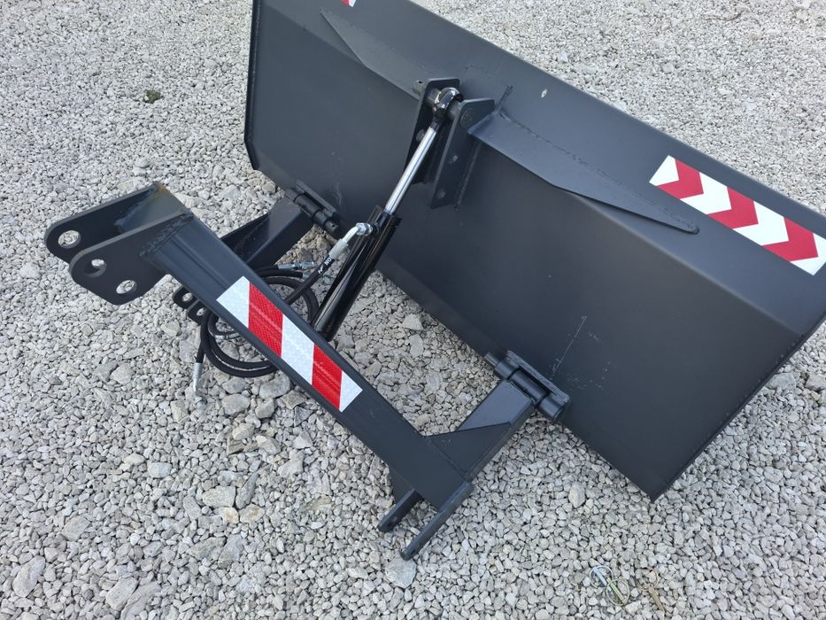 Łyżka z kiprem hydraulicznym na TUZ przód/tył  Łycha z silownikiem hydraulicznym