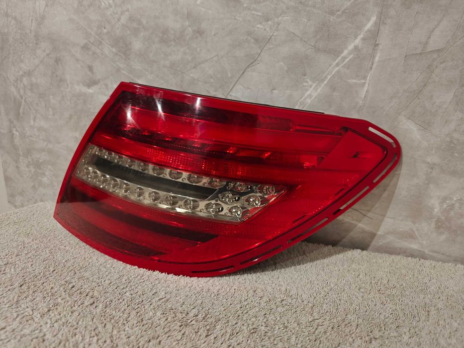 Lampa Prawy Tył Mercedes Klasa C W204 Sedan EUROPA