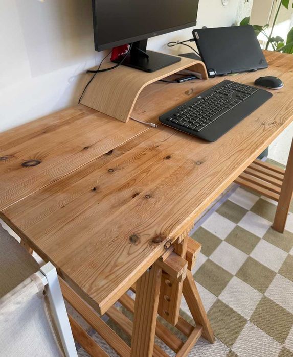 Secretária IKEA FINNVARD 150 × 75 cm – 120€