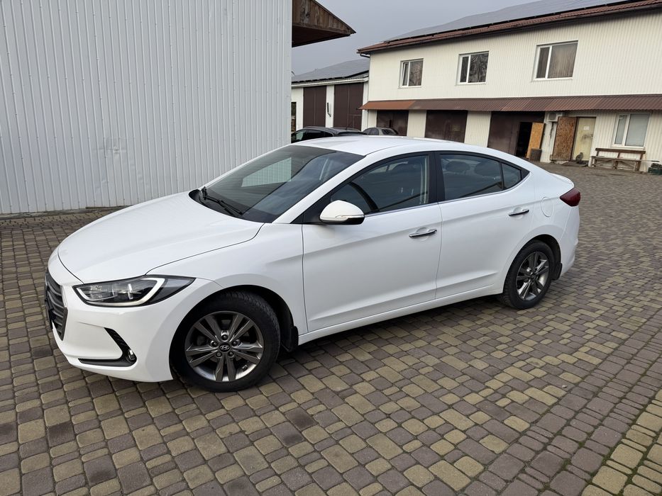 Hyundai Elantra 2018р Офіційна