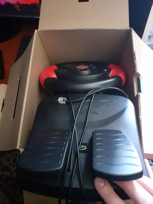 Настольный руль для игр