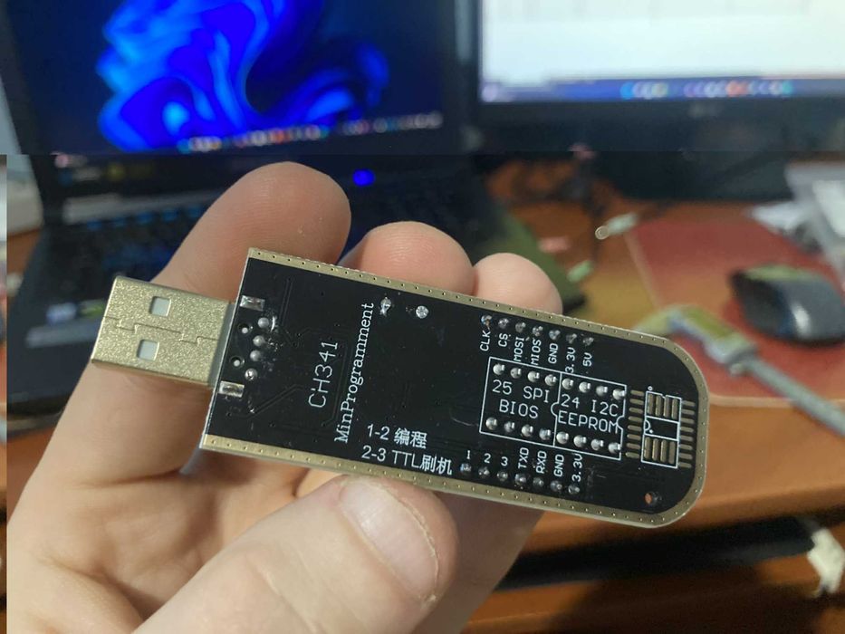 Программатор CH341A + прищепка SOP8, для прошивки без выпайки Flash 25 BIOS, EEPROM 24, выходные напряжения 1.8V, 3.3V, 5V