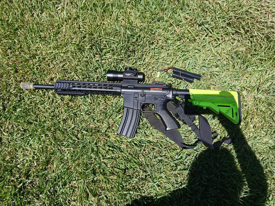 Airsoft a fomsionar e vai com bolsa para meter a airsoft