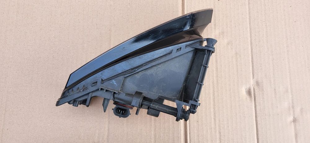 halogen prawy audi a3 8v 8v0941700b 1ne010832