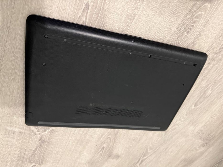 HP Laptop 15 / Intel i3-7020U / 8GB RAM / SSD 256GB + HDD 1TB