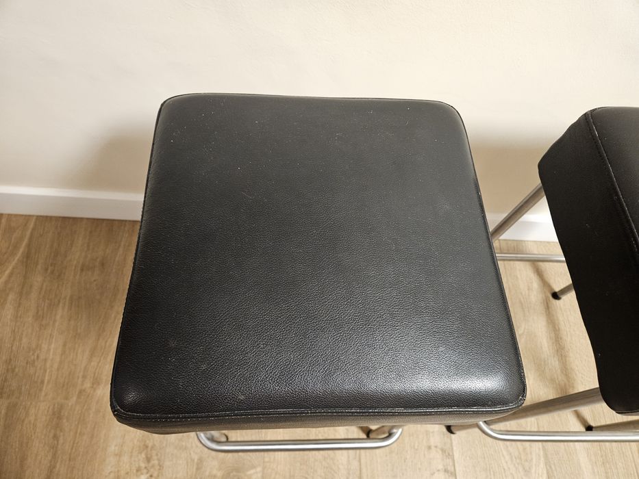 Banco alto preto do ikea