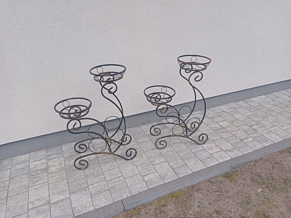 Kwietnik metalowy stojący 2 sztuki