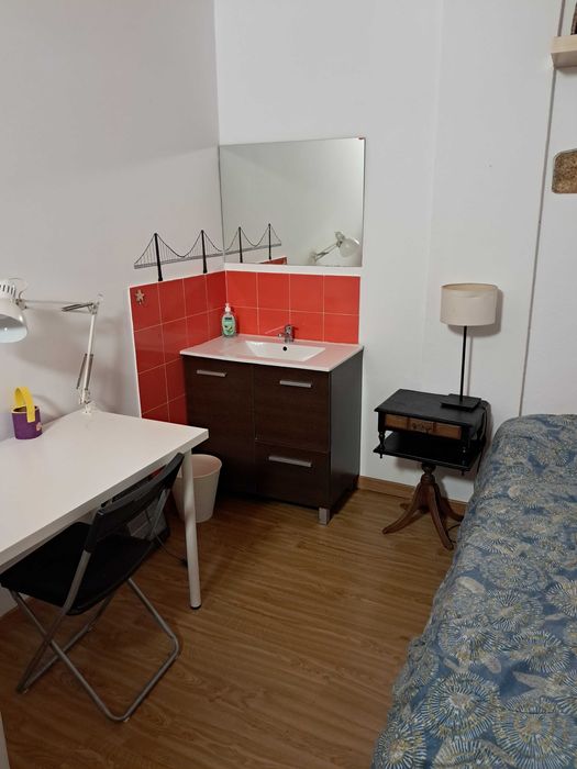 Quartos casal em Belém. Centro Lisboa. Pode ter pet.