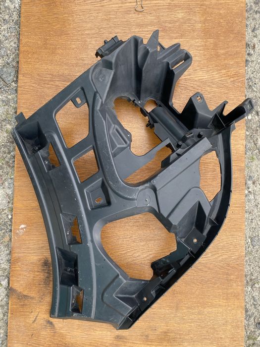 Продам кронштейн бампера