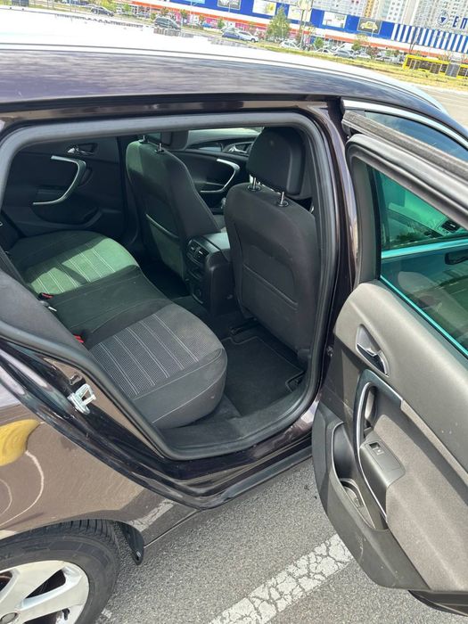 2011 рік Opel Insignia 1.6 Бензин