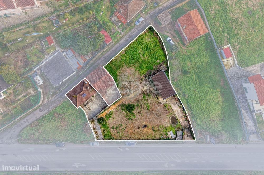 Moradia T3 com lote terreno 1468 m2 em Ponte da Barca