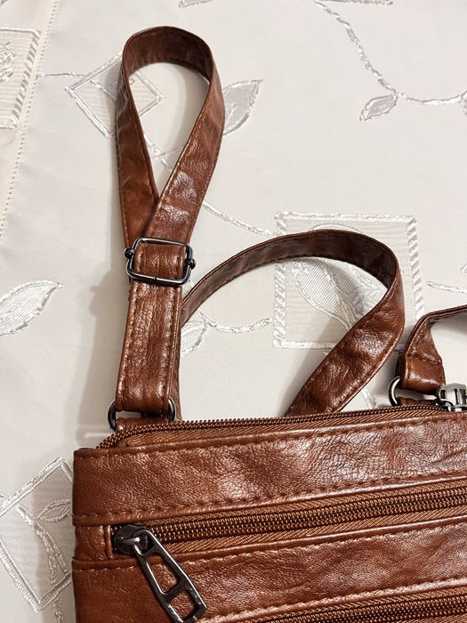 Torebka z wieloma kieszeniami