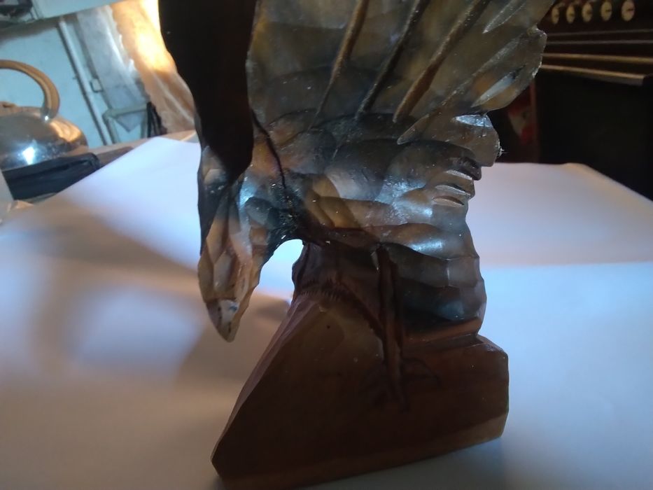 Орел з дерева,гарний стан.