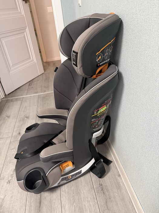 Автокрісло Chicco Myfit