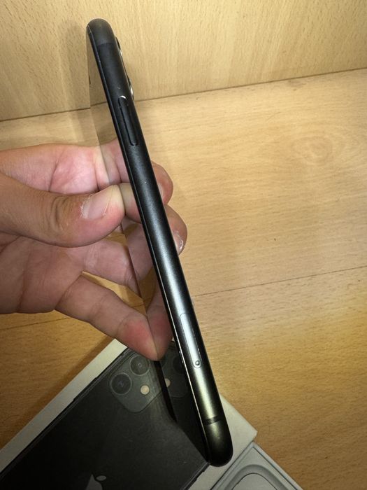 iPhone 11 (64GB - Garantia valida Julho 2026)