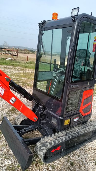 Mini giratória 1800kg  M/Kubota