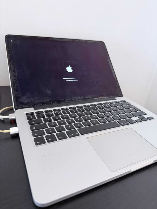 MacBook Pro (Retina, 13-inch, Early 2015)64552851995265121