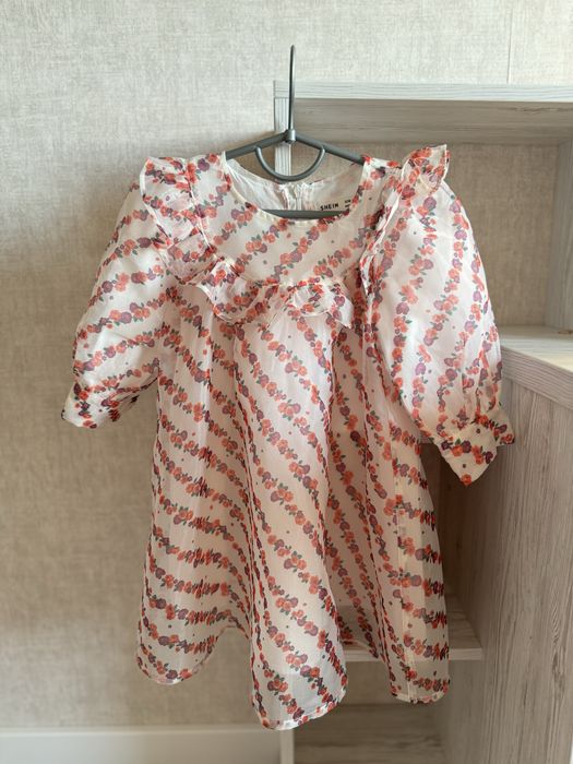 Сукня у квіти