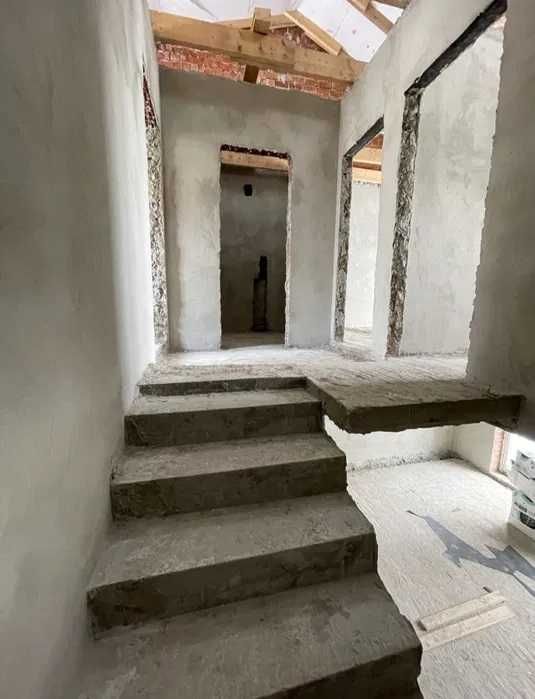 Кутовий, крайній цегляний,будинок,таунхаус.Площа 135м² 2,5ст газ гараж