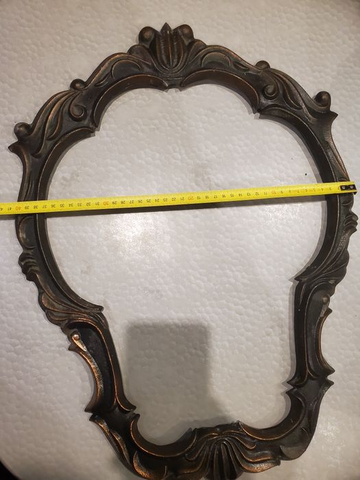 Продам   раму для зеркала  метал