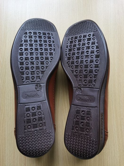 Sapato ortopédico castanho