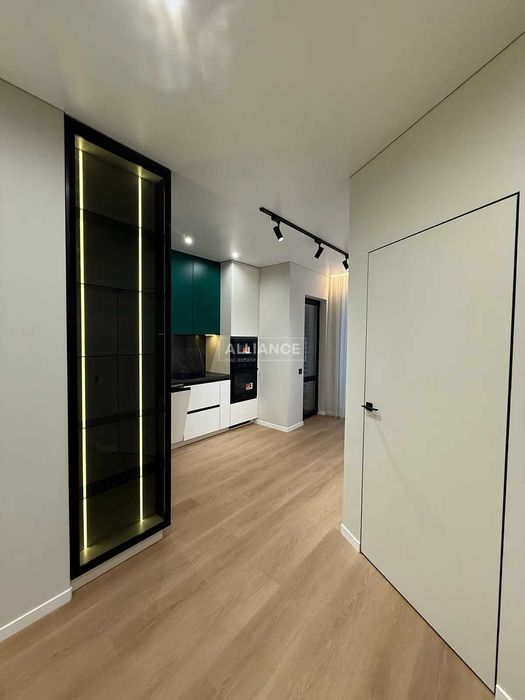 1.5к квартира! Біля озера. Manhattan