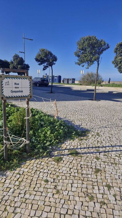 Metade de Prédio Urbano e Direito ao uso de sepultura