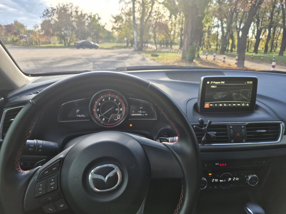 Продам Mazda 3 1.5 2014