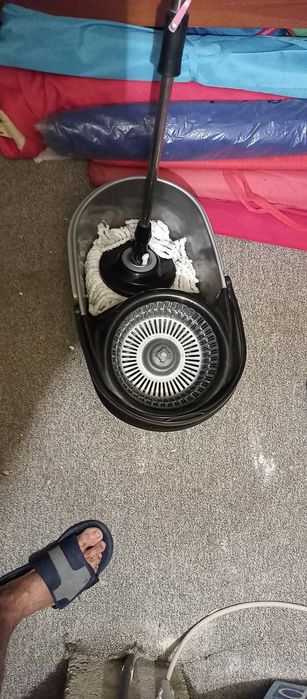 Balde e esfregona tatay