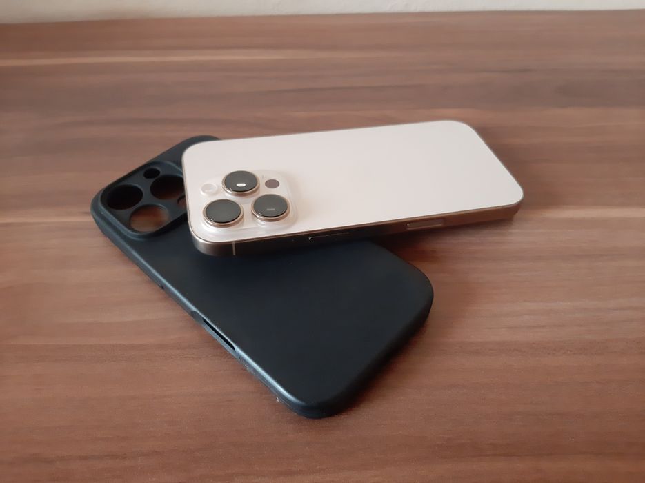 Iphone 16 pro Desert