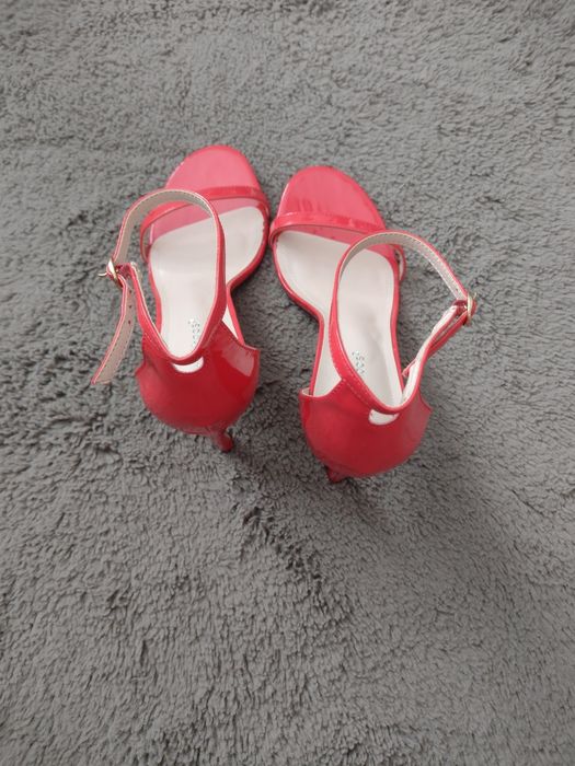 Szpilki sandały nowe czerwone 41