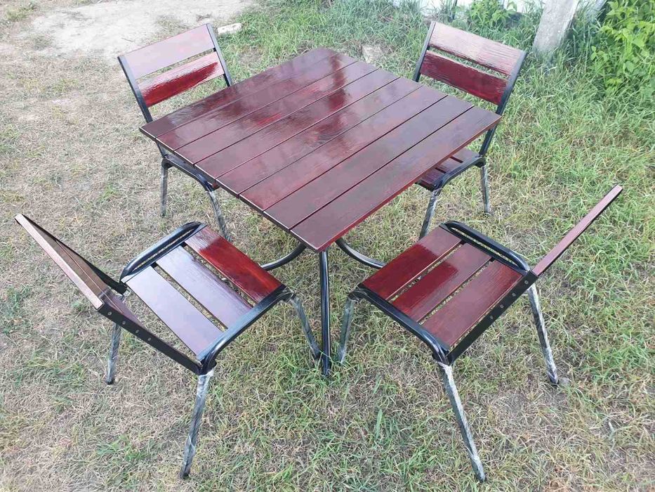 Садові меблі після реставрації.