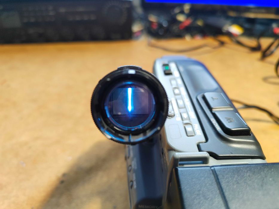 Sony CCD-TR305E Handycam kamera Video8 uszkodzona