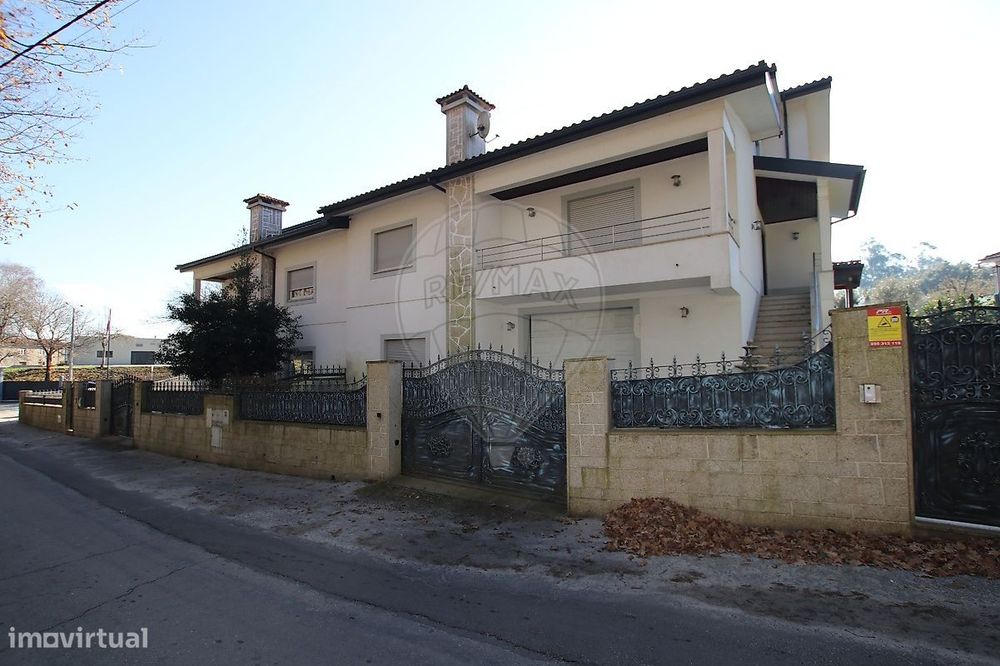 T4 Detached House for Sale