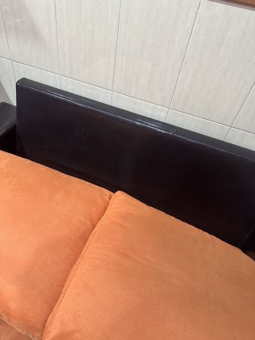 Sofá de 2 lugares para restauro