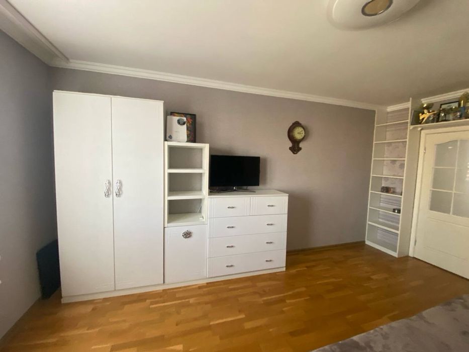 Оренда чудовоі  3к  квартири по вул Хорольська, 1А.