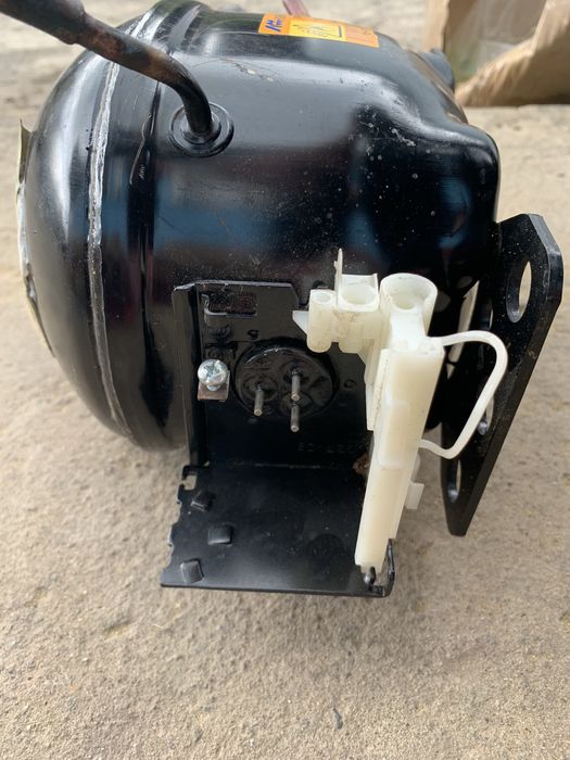 Компресор ACC HMK 12 AA (R-600)