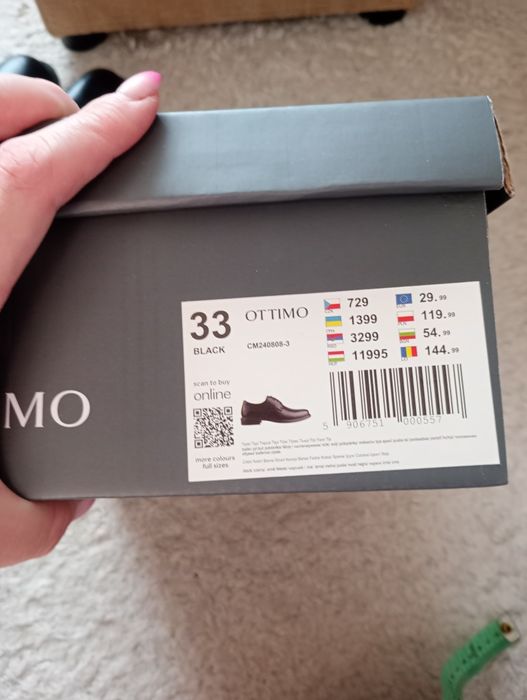 Czarne eleganckie buty chłopięce 33