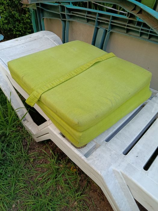 Colchão tripartido verde
Medidas 180x50cm.
Só levantamento no loca