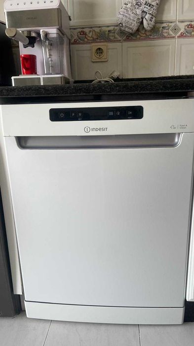 Máquina de Lavar Loiça INDESIT Fast & Clean (14 Conjuntos - 60 cm - Branco)