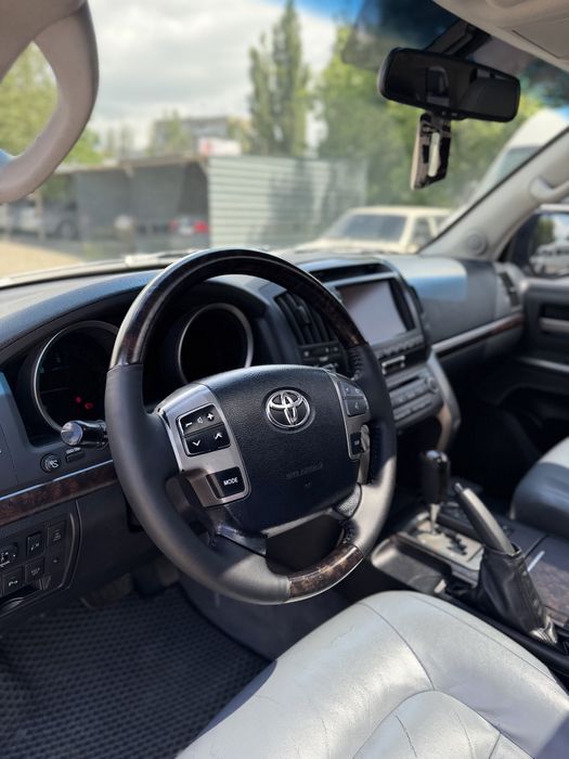 Toyota Land Cruiser 200 дизель