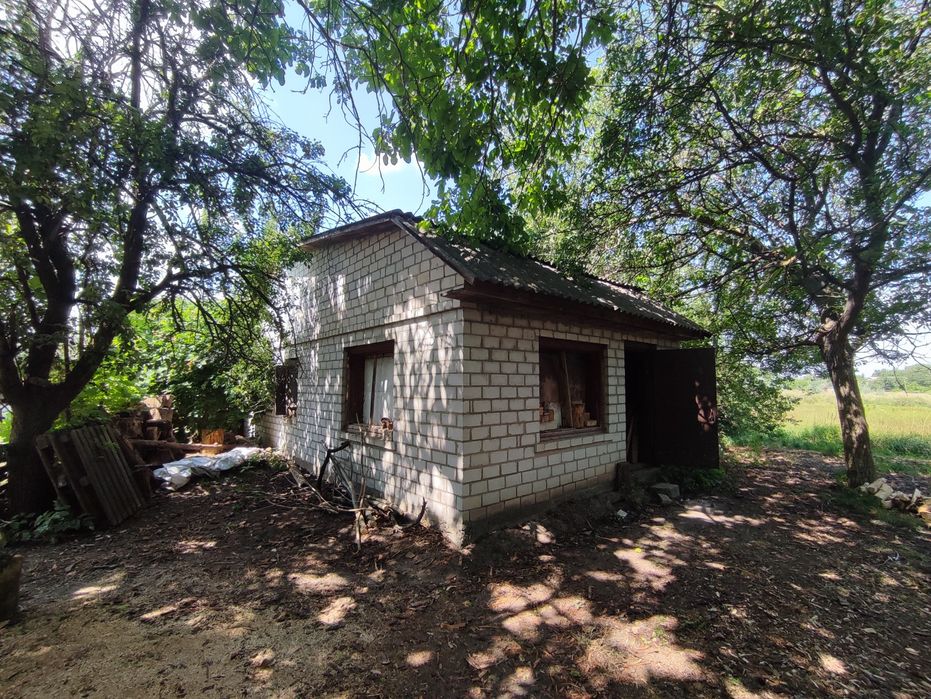 Продається ділянка під житлову забудову в селі Червона Слобода