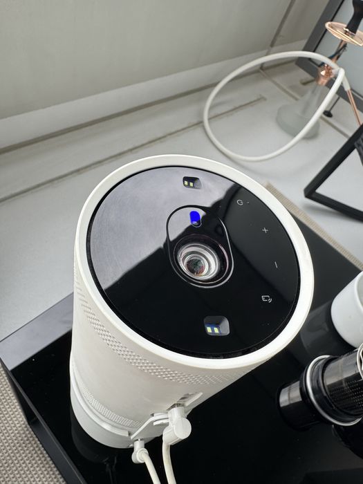 Samsung The Freestyle — портативний Smart-проєктор з акумулятором